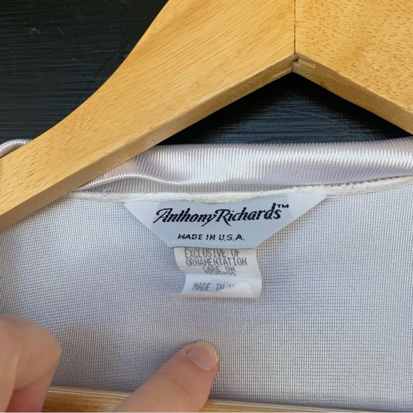 Anthony Richards White Embroidered Robe - Picture 4 of 9